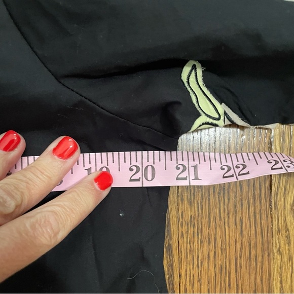 Democracy Black Blouse Beige Floral Bell Sleeves Lace Up Neck Size Large, NWT - Picture 7 of 9